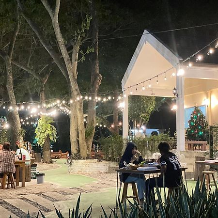 Rain Tree Cafe & Homestay يوثاي ثاني المظهر الخارجي الصورة