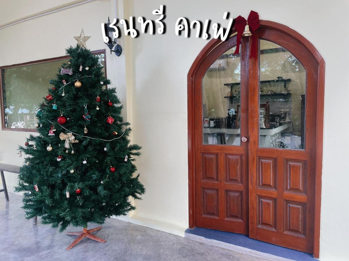 Rain Tree Cafe & Homestay يوثاي ثاني المظهر الخارجي الصورة