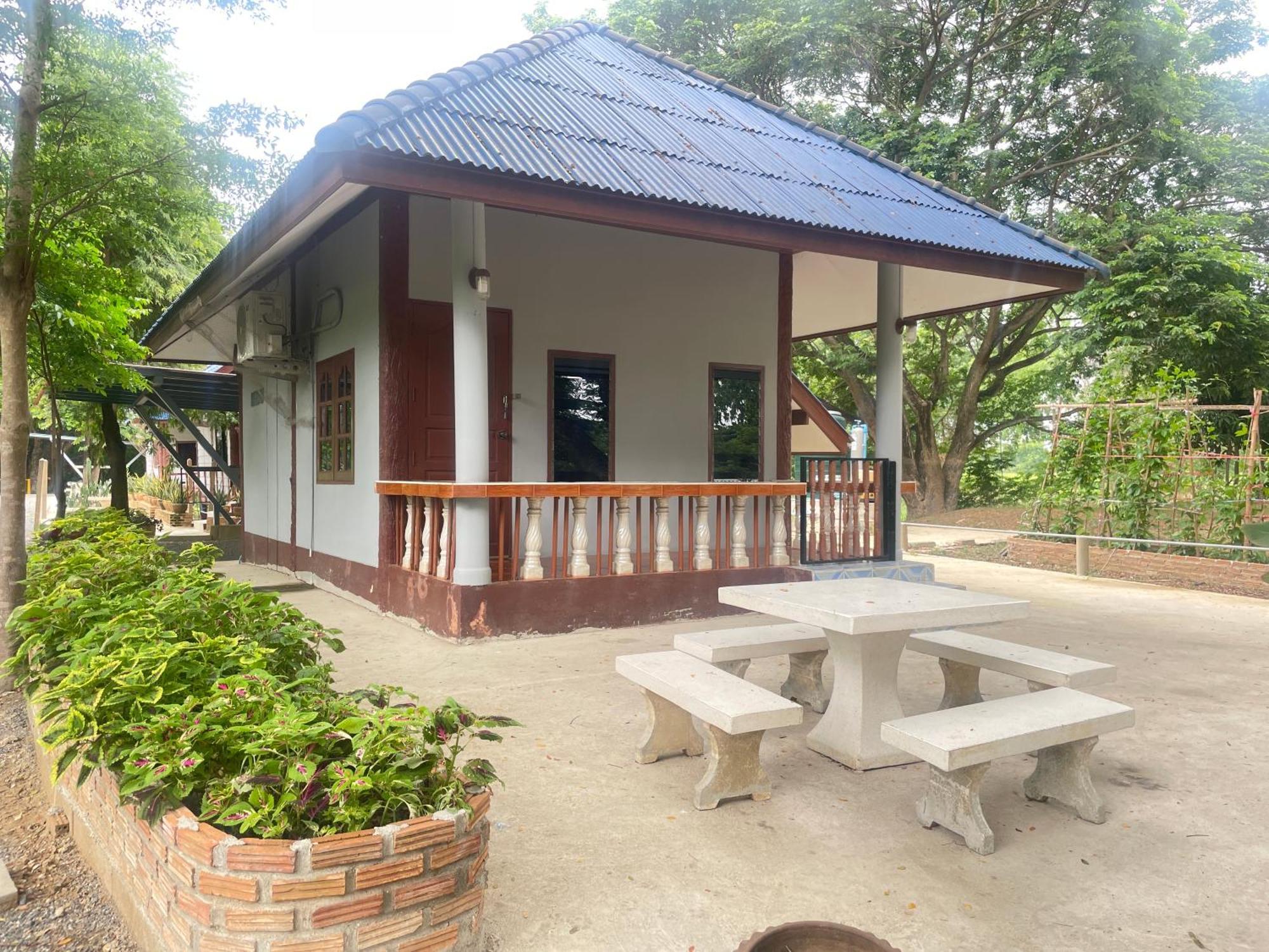 Rain Tree Cafe & Homestay يوثاي ثاني المظهر الخارجي الصورة
